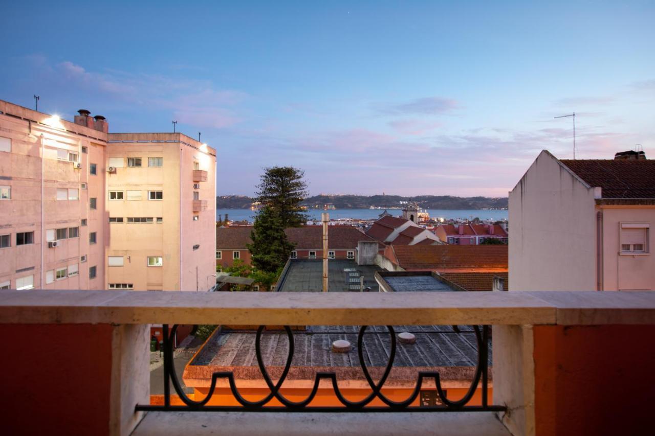 Ambassador River View Suites Лиссабон Экстерьер фото
